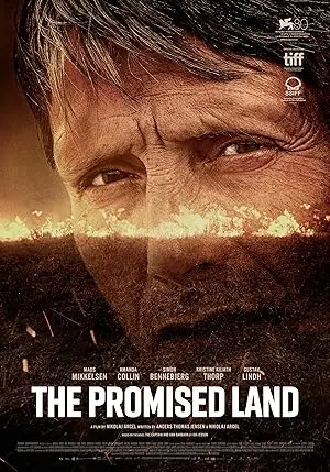 Een man, een moeras, een droom: The Promised Land (2023) is ruw, rauw en meeslepend historisch drama